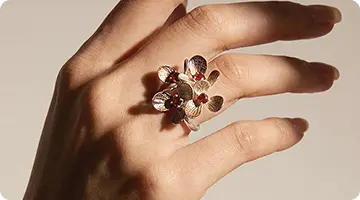 La domanda globale di gioielli d'ispirazione vintage &egrave; in forte aumento tra i millennial.