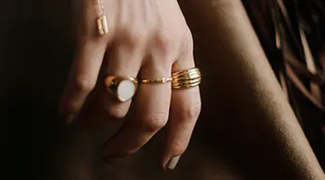 La domanda globale di gioielli d'ispirazione vintage &egrave; in forte aumento tra i millennial.